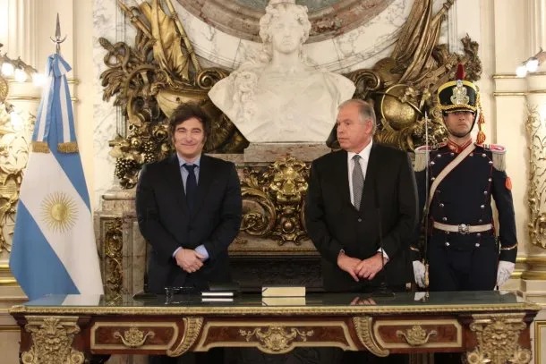 Werthein quedó “entre ceja y ceja” en el Gobierno por no reunir a Milei con Trump