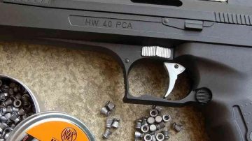 Adolescente publicó video de un arma de fuego y contó que se la ofrecían para la venta