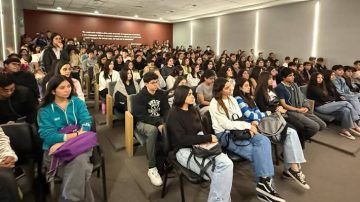 Casi 200 ingresantes a Medicina recibieron la bienvenida en su primera clase