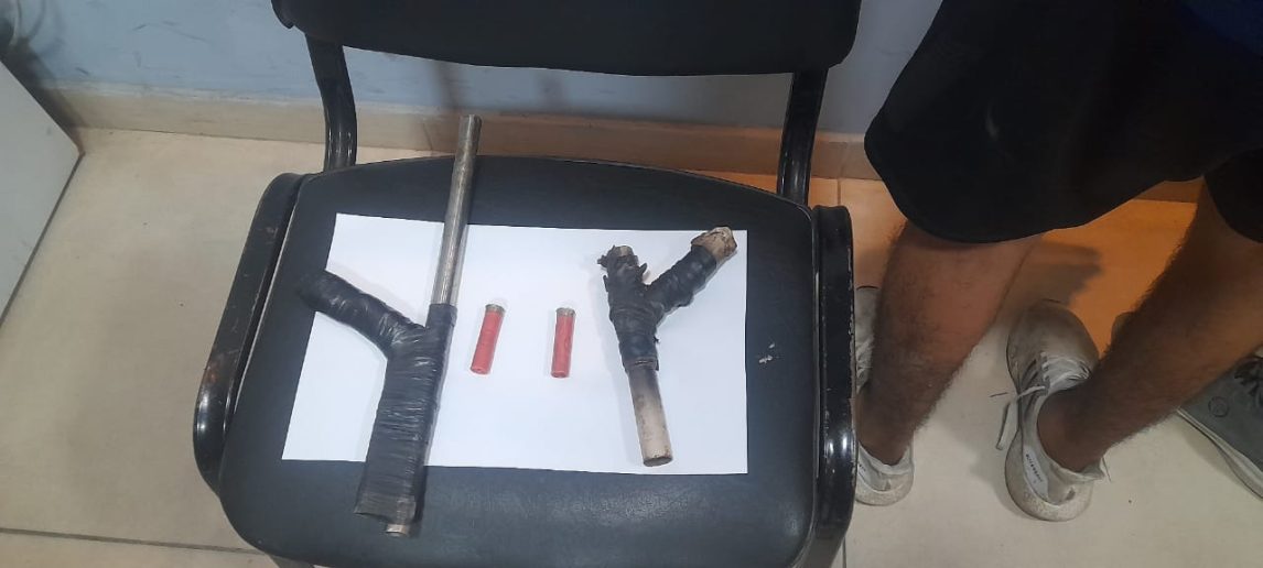 Detienen a jóvenes con una “tumbera” en el 8 de Abril: los vecinos quisieron impedir los arrestos