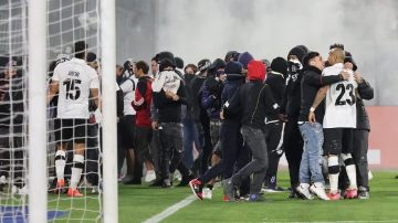 Chile: Dos adolescentes murieron en una avalancha antes de un partido por la Libertadores