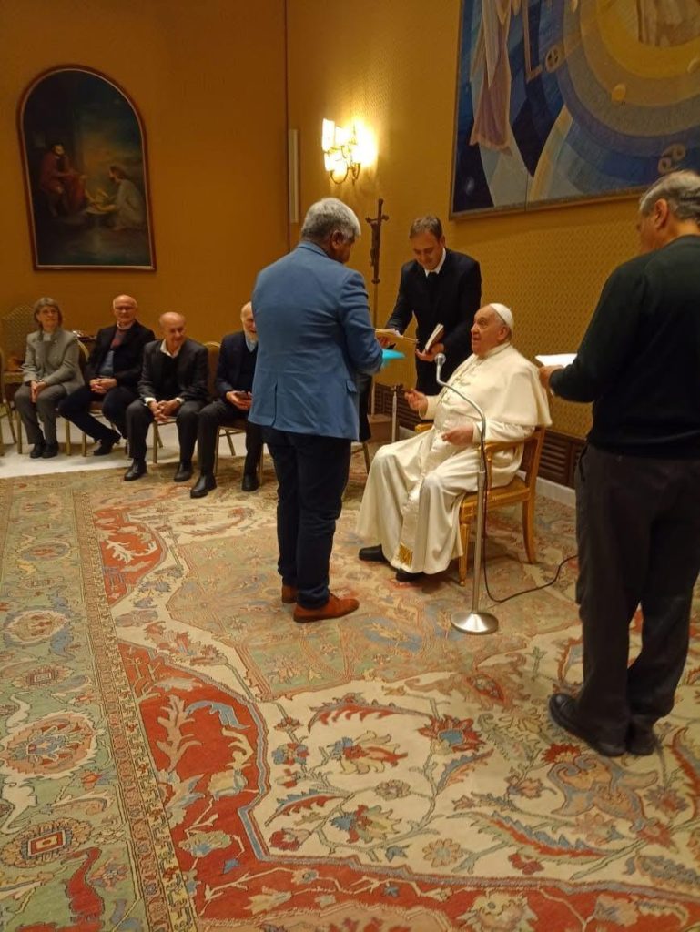 El padre Luis Cruz recordó al papa Francisco y agradeció su mirada hacia Santiago