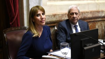 Claudia Zamora transmitió al Senado el pesar por el fallecimiento de Francisco y el afecto de los santiagueños hacia el líder espiritual