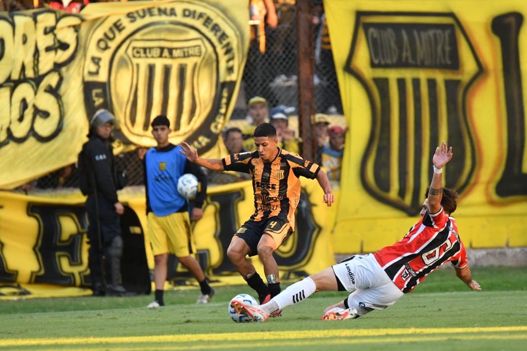 EN VIVO: Mitre quiere volver al triunfo ante Estudiantes (RC) en el 8 de Abril