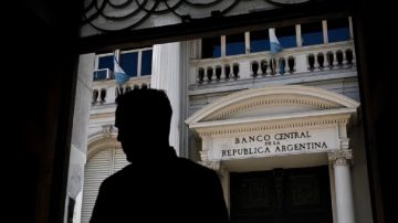 El Banco Central vendió casi 400 millones de dólares en un día y profundiza la caída de Reservas
