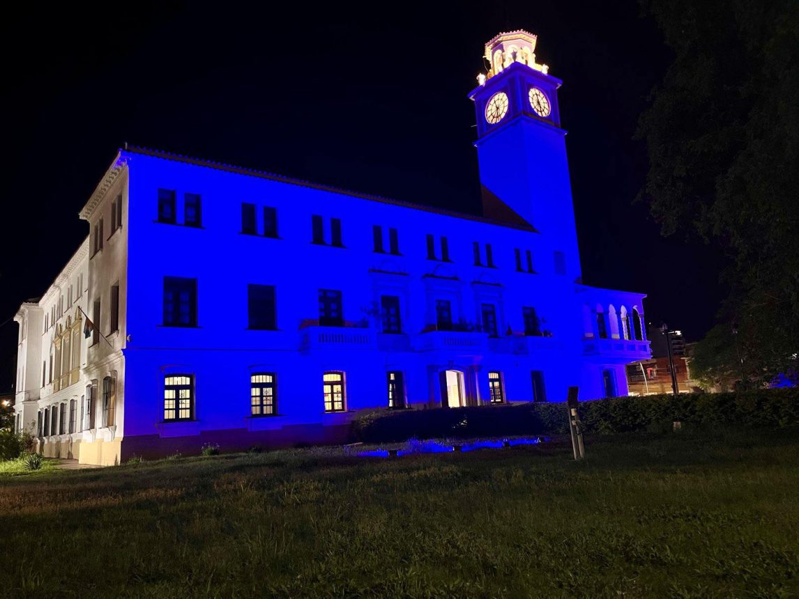 Casa de Gobierno se ilumina de azul por el Día Mundial de concientización sobre el autismo