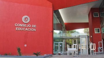 Convocan a docentes santiagueños a la optar por cargos titulares y suplentes: cómo postular