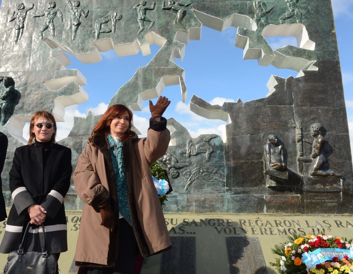 El homenaje de Cristina Kirchner a los veteranos y caídos en la guerra Malvinas con críticas a Milei