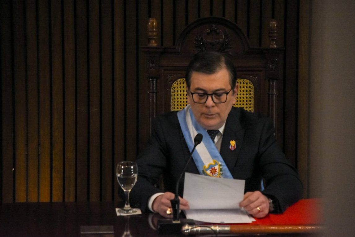 El gobernador Zamora anunció un bono de $500.000 por el Día del Trabajador