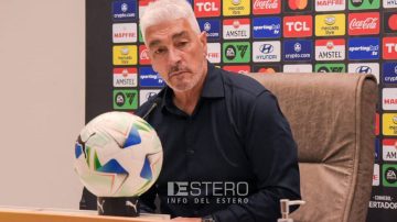 Omar De Felippe explicó por qué sacó a Matías Perelló, la figura del primer tiempo