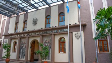 La capital se adhirió con un decreto al duelo provincial por el fallecimiento del Papa Francisco