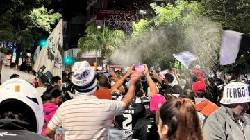 FOTOS | Hoy no duerme nadie: así se festeja en la Plaza Libertad por el histórico triunfo de Central Córdoba ante Flamengo