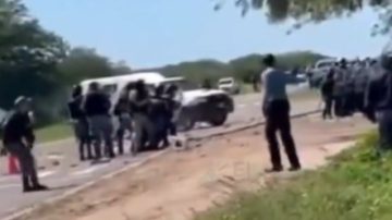 VIDEO| Formosa: una ambulancia embistió a más de 10 policías durante una protesta y hay heridos graves