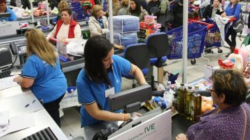 Los empleados de comercio cerraron un acuerdo salarial y sueldo básico con presentismo será de $1.123.000