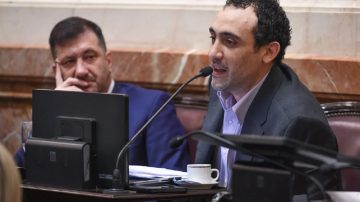 Senador denunció que el Gobierno hizo caer la sesión para tratar Ficha Limpia