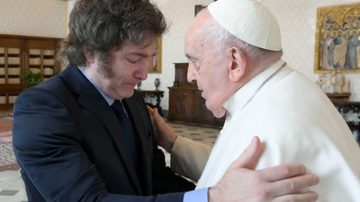 Milei llegó tarde al último adiós al Papa Francisco y rompió, por segunda vez, el luto por su muerte