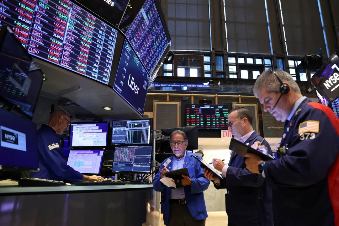 Los mercados anticipan un lunes complicado y crece la tensión financiera global