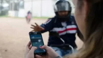 Pánico en el B° Villa del Carmen: motochorros entran a las casas para arrebatar