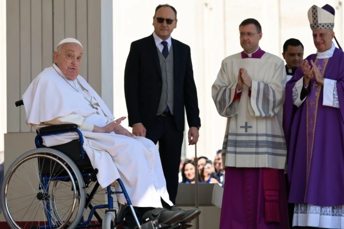 El Vaticano actualizó el estado de salud del Papa Francisco