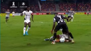 Polémica: Qué dijo el VAR sobre el penal que no le cobraron a Central Córdoba