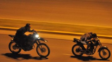 Añatuya: hacían “picadas” y chocaron a un hombre que iba a trabajar