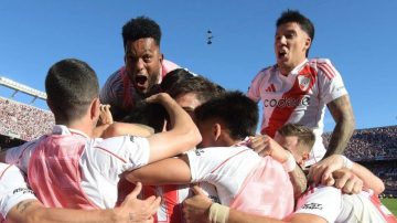 En un apasionante superclásico, River le ganó a Boca y festejó en el Monumental