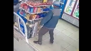 Video: entraron a robar a un supermercado y terminaron en la comisaría