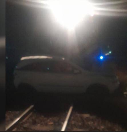 Copo: Quiso ganarle al tren y este lo embistió; un bebé tuvo que ser hospitalizado