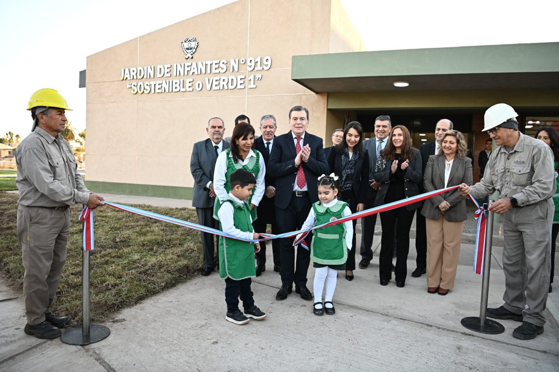 Con enfoque ambiental y compromiso educativo, inauguraron la primera Escuela Verde en el barrio Parque del Río I
