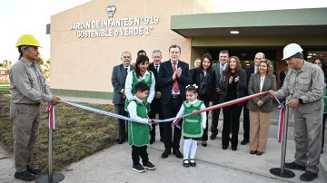 Con enfoque ambiental y compromiso educativo, inauguraron la primera Escuela Verde en el barrio Parque del Río I