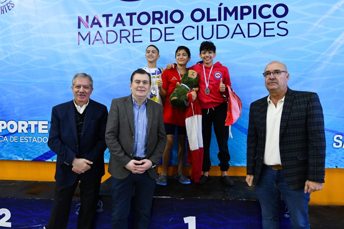 Más de 800 nadadores protagonizan el Campeonato Nacional Infantil en el Natatorio Olímpico