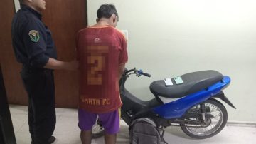 Capturan a un conocido delincuente y los vecinos “desfilar” para devolver celulares y bienes que le habían comprado