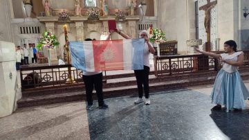 Un viaje lleno de fe: santiagueños llevan una imagen de Mama Antula a la Virgen de Itatí