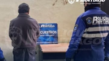 Tenía pedido de captura y lo atraparon intentando estafar a otro hombre en pleno centro