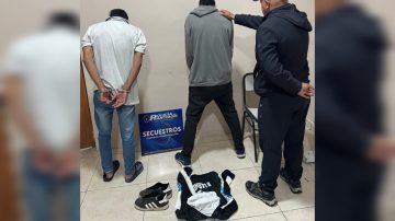 Allanamientos permiten capturar a dos ladrones que eran buscados por el brutal asalto a un comercio