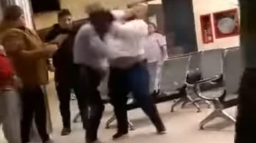 VIDEO| A las piñas por un turno: dos mujeres se trenzaron de los pelos en el Hospital de Termas