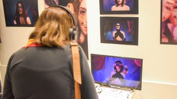 El arte toma la escena: mujeres y disidencias inauguraron La Mostra Visual 2025