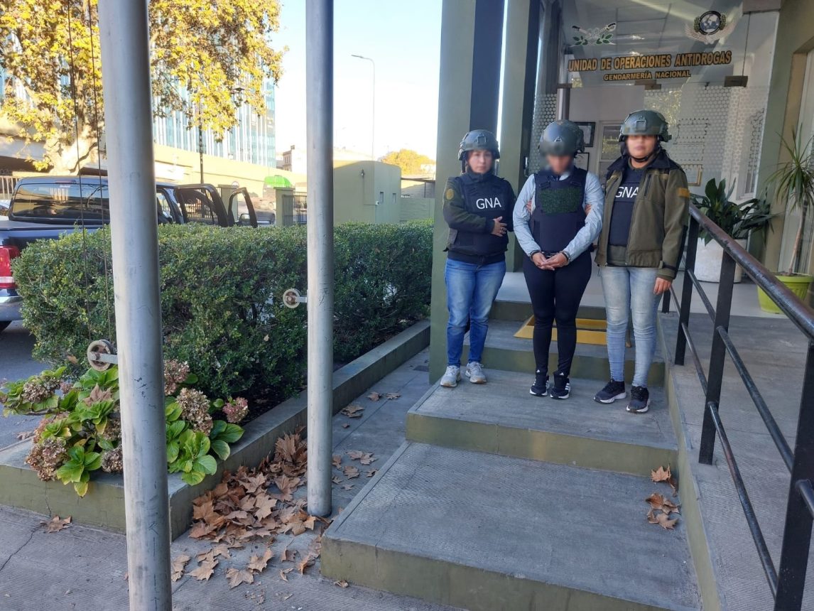 Detienen a mujer con prisión domiciliaria mientras competía en un evento hípico