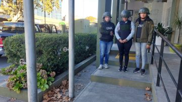 Detienen a mujer con prisión domiciliaria mientras competía en un evento hípico