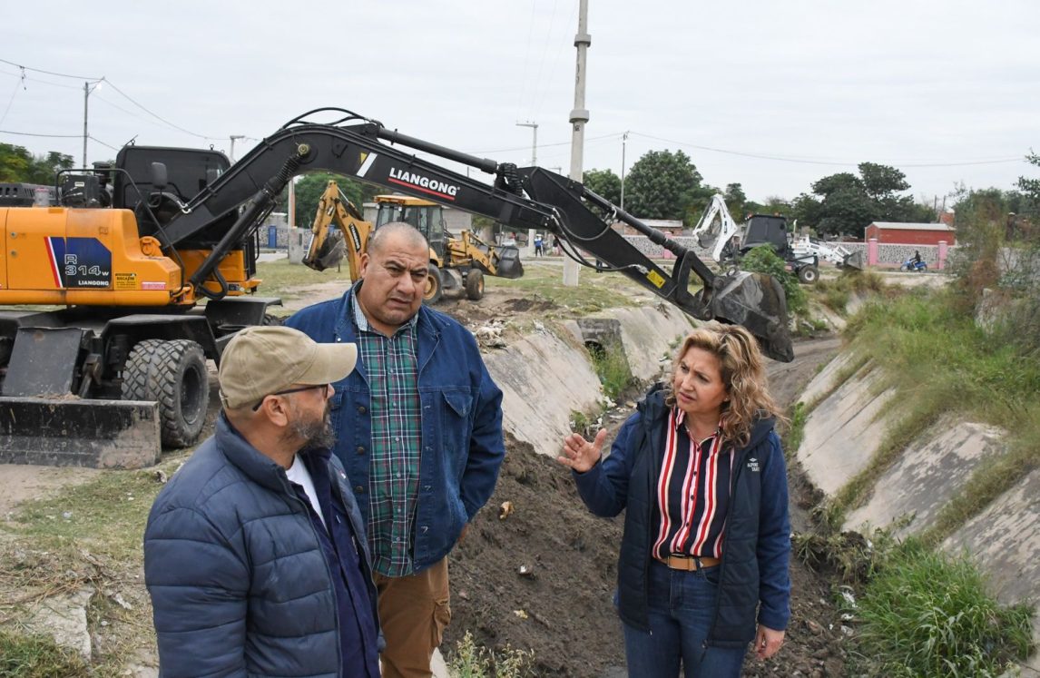 La intendente Fuentes supervisó la obra del nuevo paseo de 900 metros que se construye en la Costanera Sur