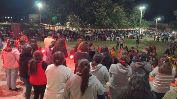 Los vecinos de La Cañada recibieron el 132° aniversario con una emotiva vigilia