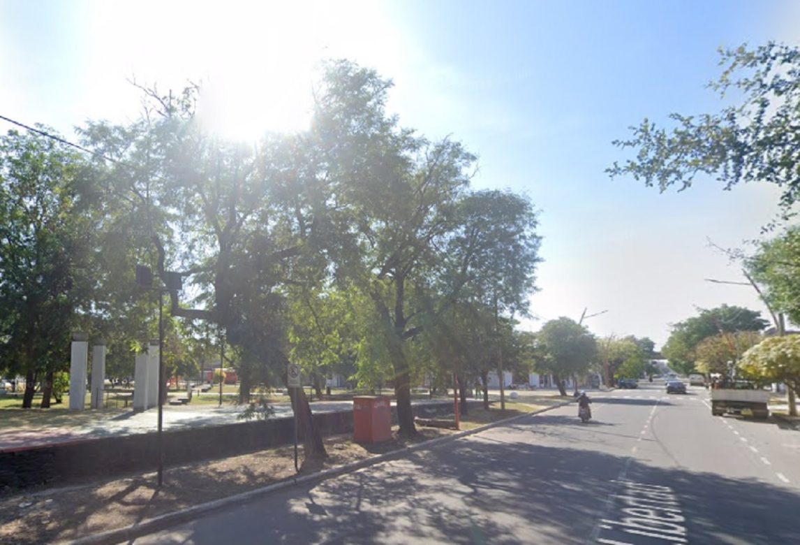 Ladrones sin códigos: le robaron las zapatillas a un niño que entrenaba en la plaza