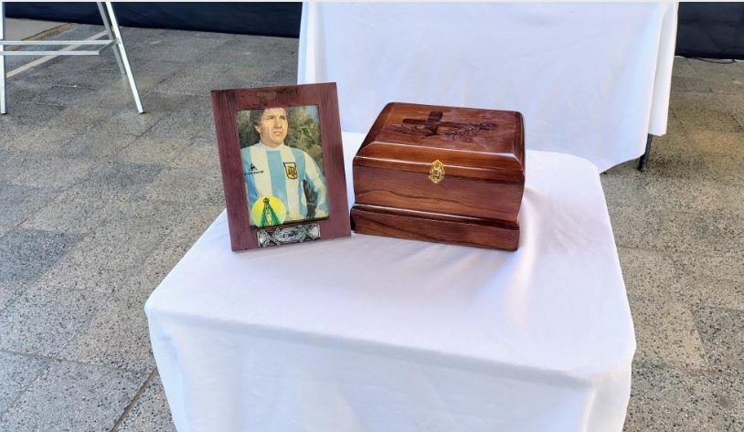 Las cenizas de Luis Galván ya descansan en Fernández