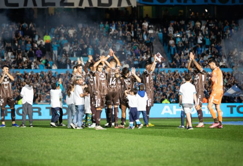 Racing cayó ante Platense y se quedó afuera de la lucha por el Torneo Apertura