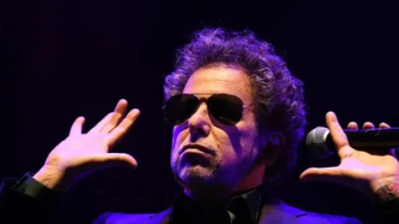 “Cancelados y bloqueados”: Andrés Calamaro fue abucheado y abandonó el escenario furioso