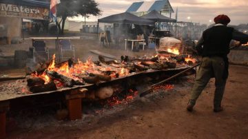 Expectativa por el 10° Concurso Nacional de Asado con Cuero y Locro Criollo en Sumampa