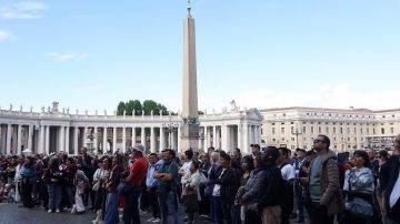 EN VIVO| Expectativa por la primera fumata en la elección del nuevo Papa