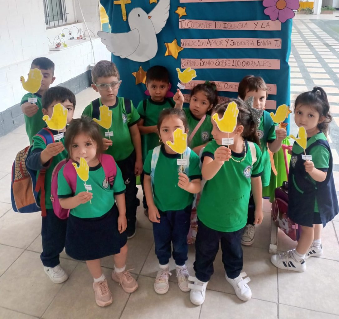 Así celebraron la elección del nuevo Papa en el Colegio San Francisco