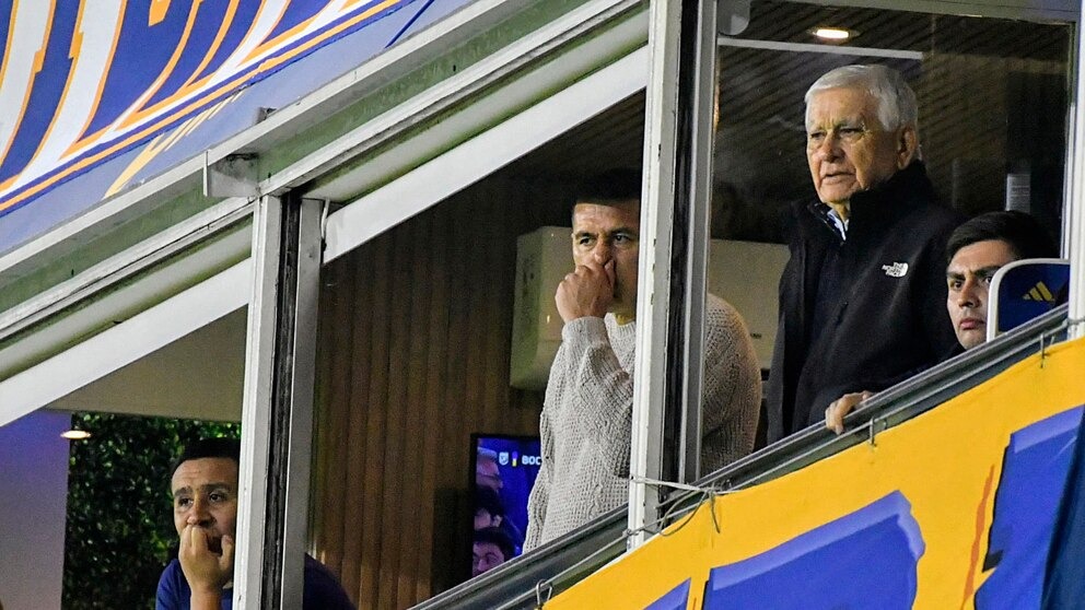 Por primera vez insultaron a Riquelme y la comisión directiva en La Bombonera