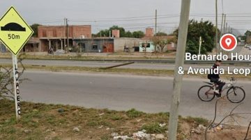 Derraparon dos motociclistas: Conductora afirma que otra quería arrebatarle la cartera